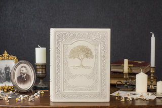 Шкіряна Книга ''Історія Нашої Родини'' - альбом для заповнення | Колір: Світло-бежевий| Модель: ''Родинне Дерево'"