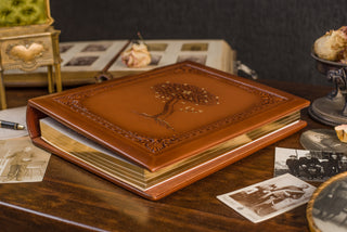 Сімейний літопис із шкіри ''Історія Нашої Родини'' - альбом для заповнення | Колір: Коричневий| Модель: ''Дерево Життя''