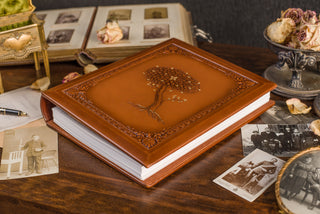 Сімейний літопис із шкіри ''Історія Нашої Родини'' - альбом для заповнення | Колір: Коричневий| Модель: ''Дерево Життя''