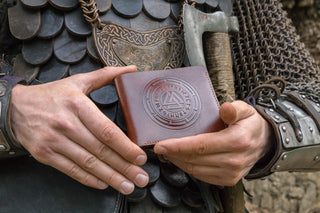 Кожаный кошелёк ручной работы "Валкнут"- Privilege Handmade 