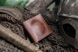 Кожаный кошелёк ручной работы "Валкнут"- Privilege Handmade 