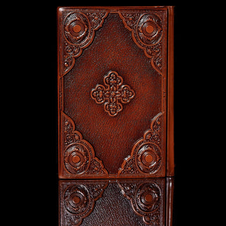 Подарочная Библия в трёх томах + кожаный футляр - Privilege Handmade