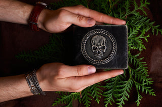 Кожаный кошелёк ручной работы "Череп" Кожаный кошелёк ручной работы "Череп" - Privilege Handmade 